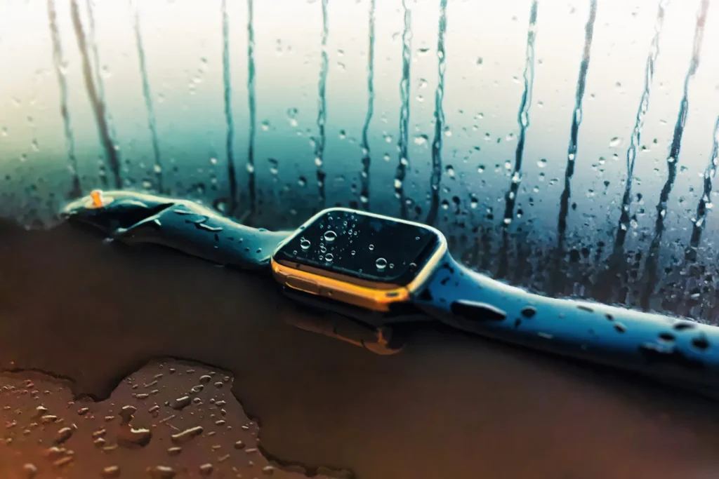 水にぬれるスマートウォッチ