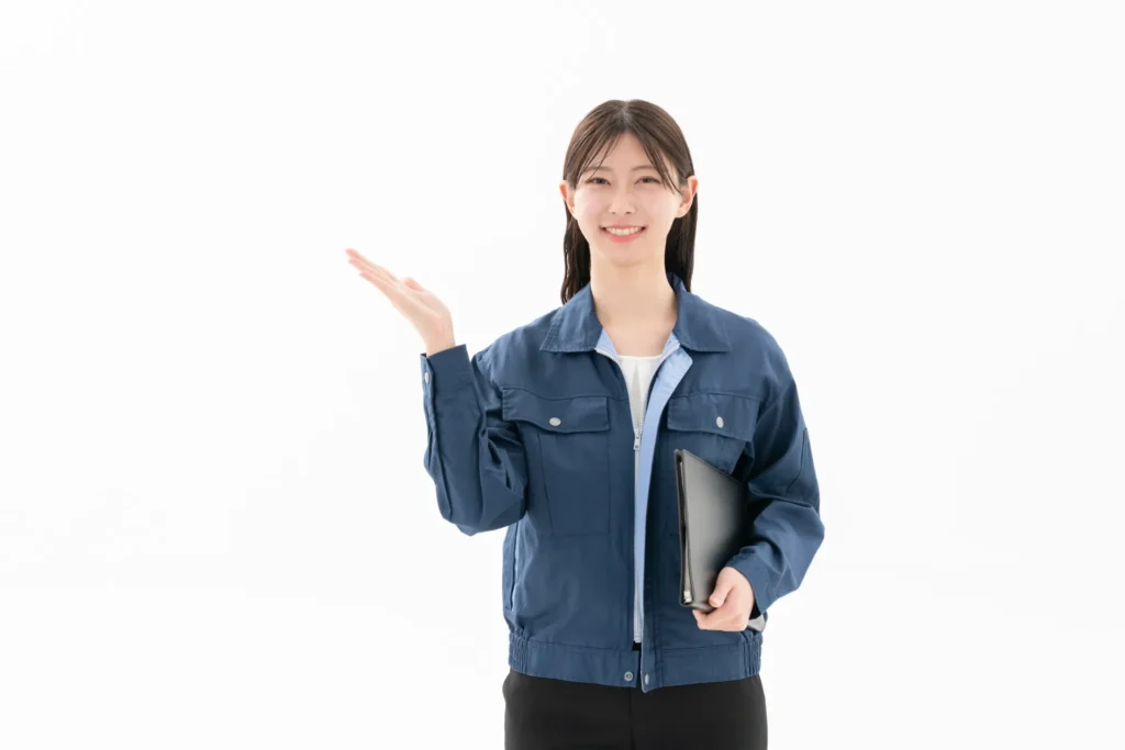 手で案内する女性